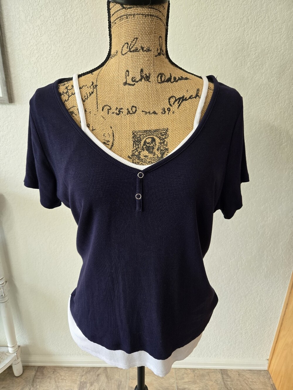 Frankee And Skylarr Women’s Navy Short Sleeve V-Neck Layered Top
